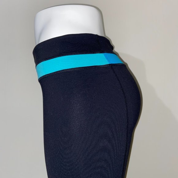 Lululemon Black Multi Straight Leg Crop *19" - Size 8 - Picture 6 of 14